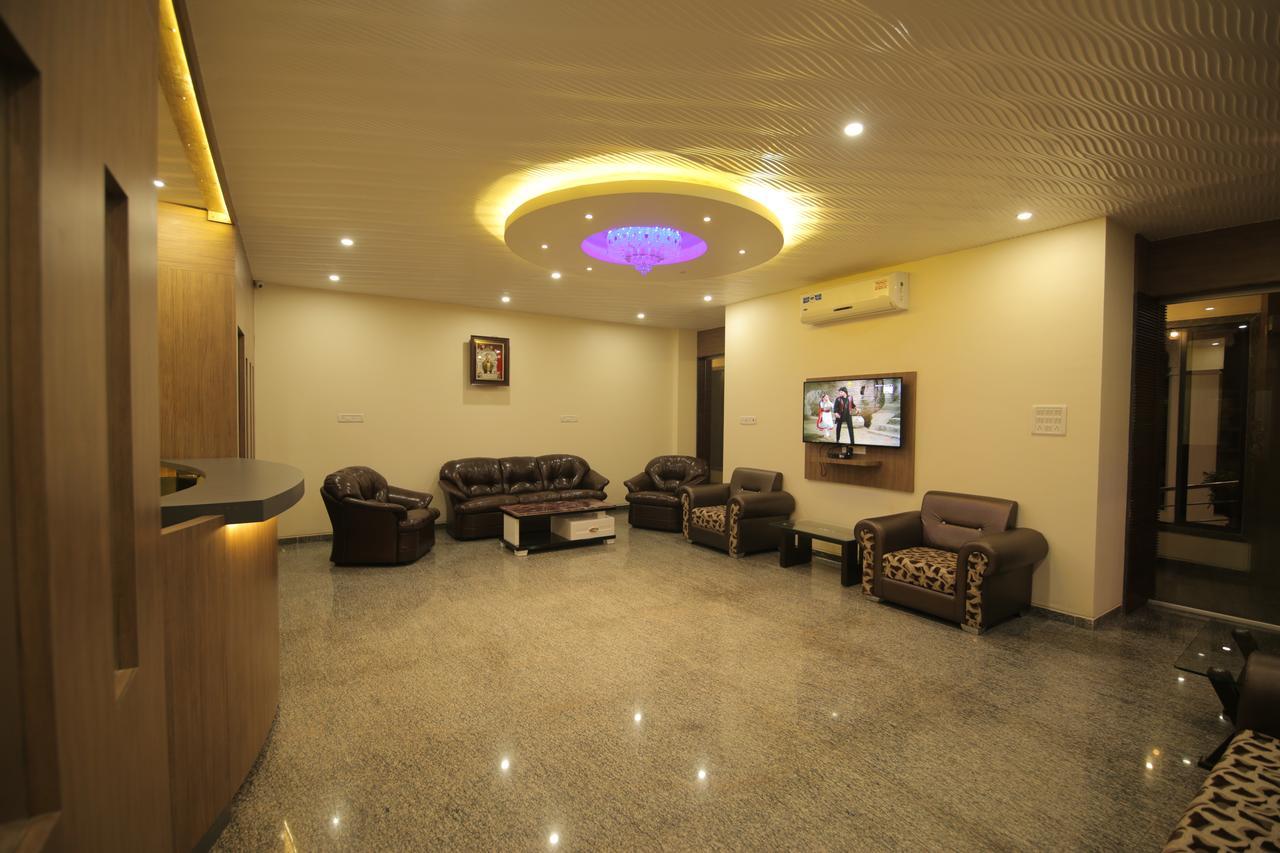 Saubhagya Inn International 勒克瑙 外观 照片